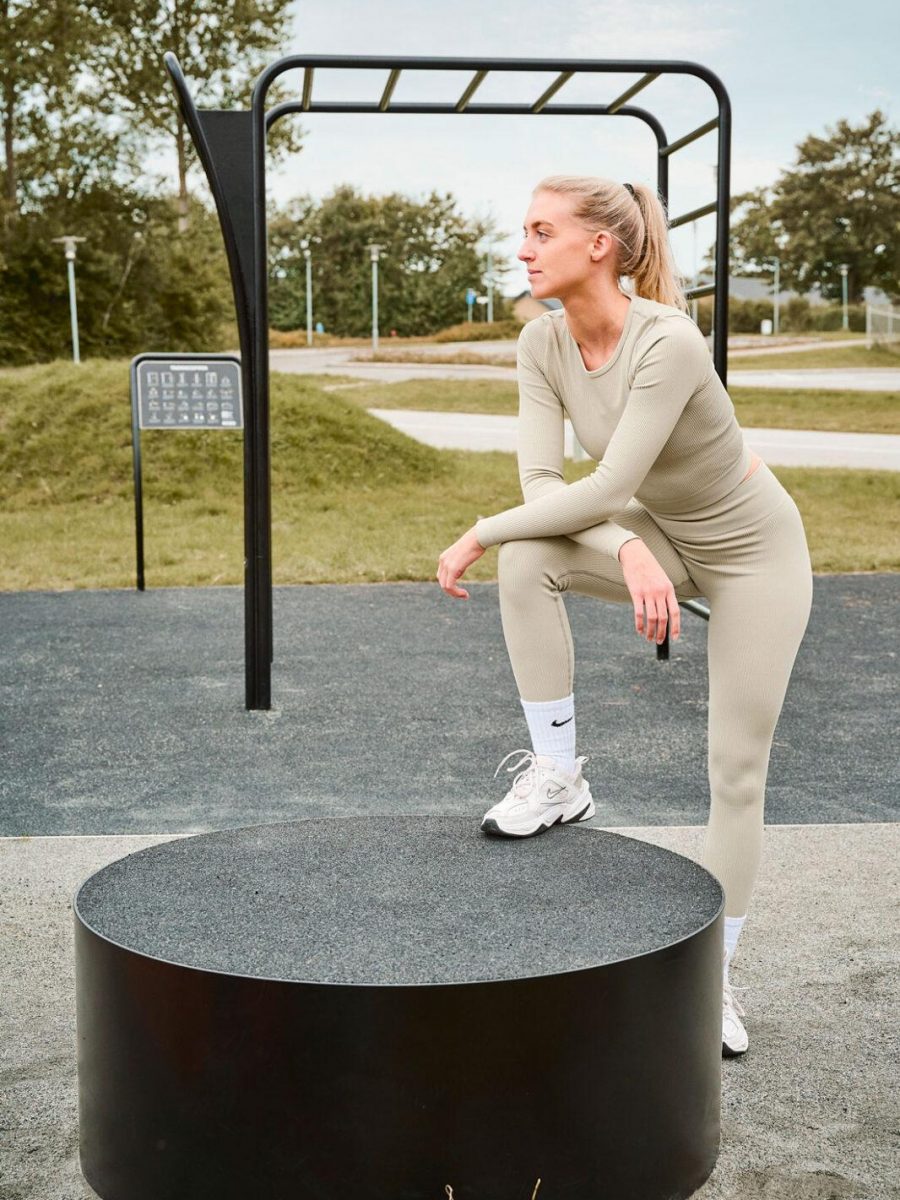 NOORD_Spirer_Plateau_rund_baenk_eller_redskab_til_jump_squat.jpg